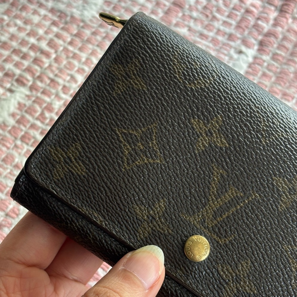 Louis Vuitton Tressor Wallet